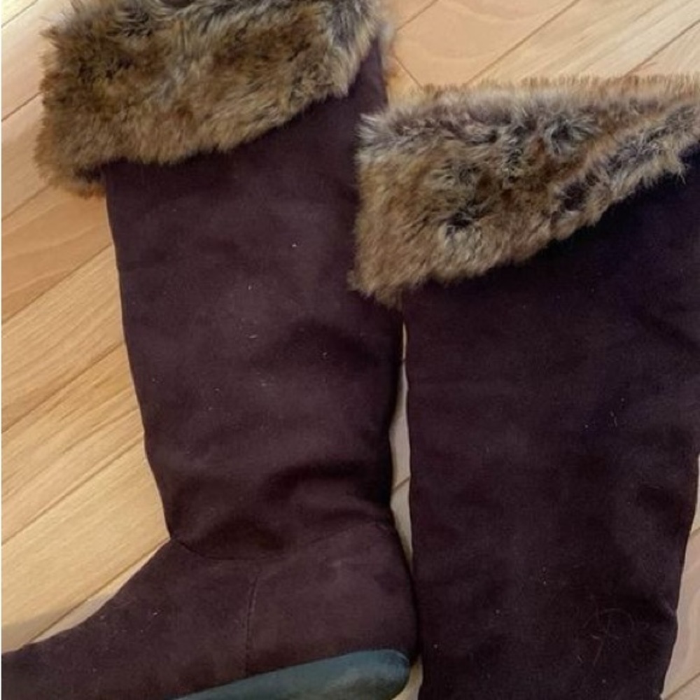 Faux fur / suede boots - ladies size 8